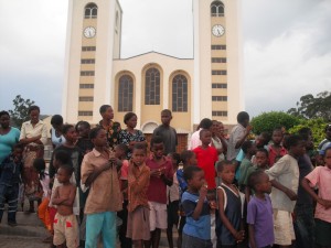 crowded-church